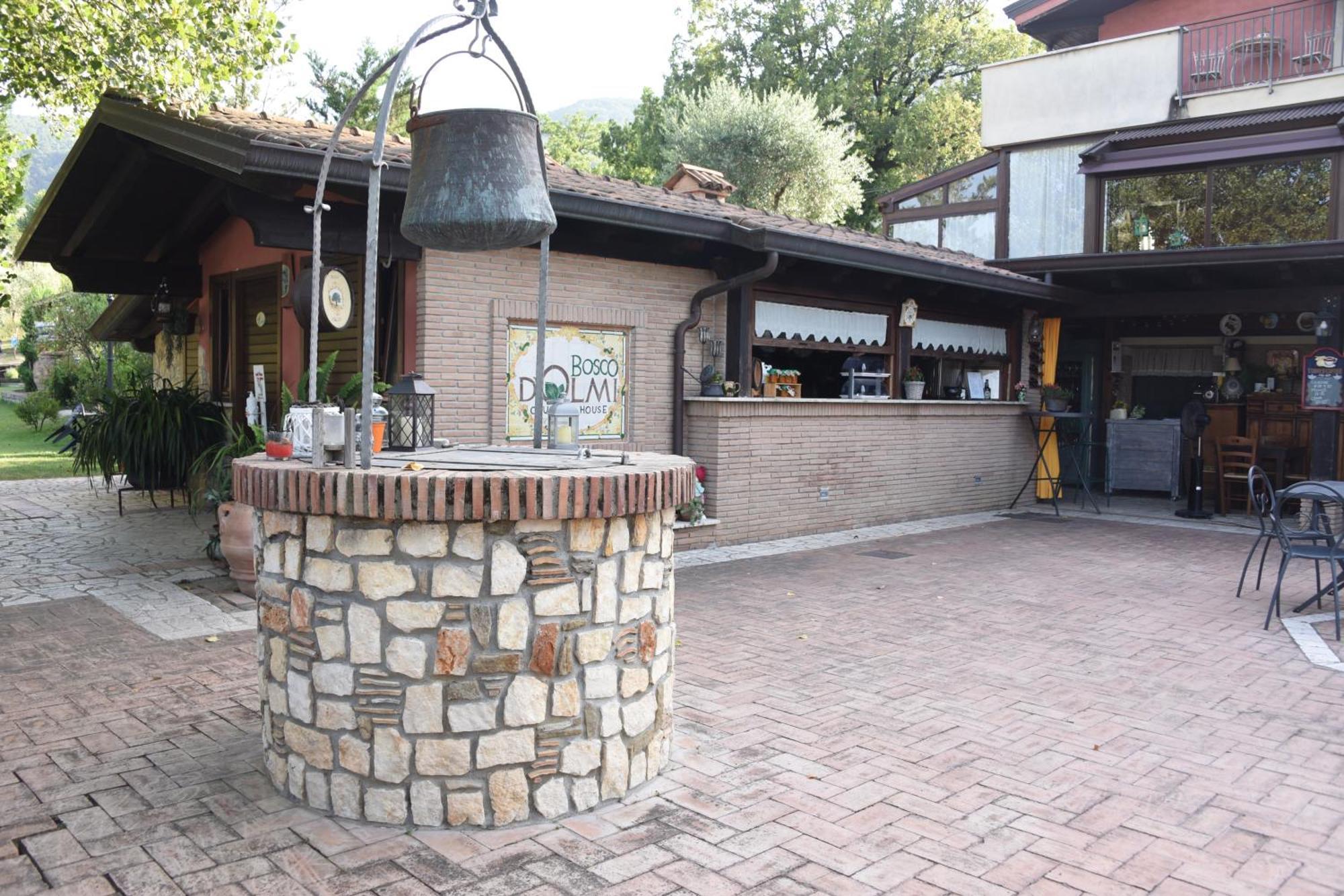 Bosco D'Olmi Country House Sant'Andrea del Garigliano Екстериор снимка